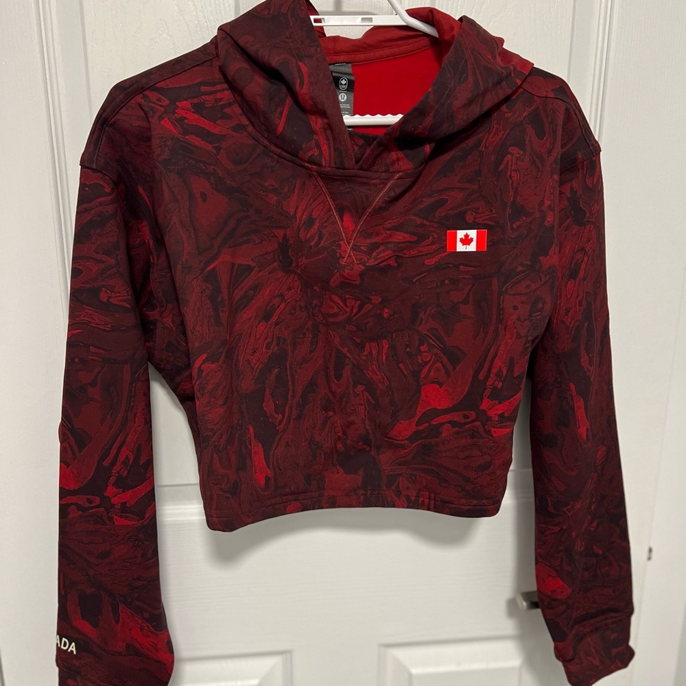 Lululemon Team Canada Cropped Hoodie